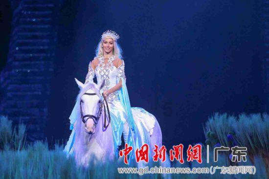 州委常委会召开会议强调 切实增强“群众过节、干部过关”的责任意识 为全州各族群众欢度新春佳节营造安定祥和的社会环境