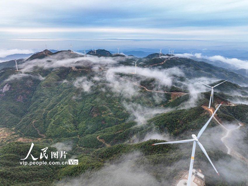 对传统产业数字化智能化转型给予中长期贷款支持