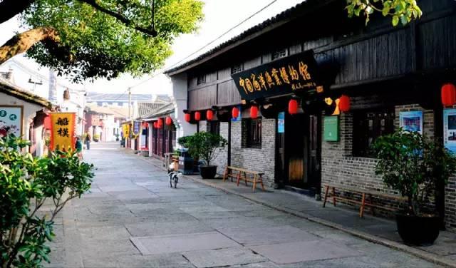 当男的不在看她时候，她的却开始看男的什么心态？游戏画面