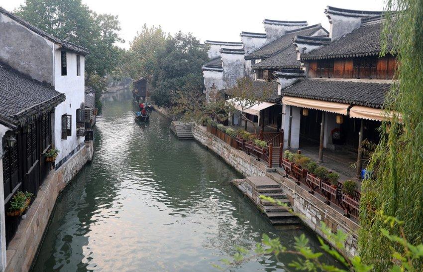 想咨询哪家拍卖公司正规呢？自己啥也不懂求指点一二、谢谢了……游戏画面