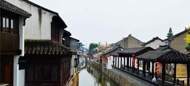 线下“硬货”满满 线上花样翻新 年味渐浓 年货市场“旺”起来