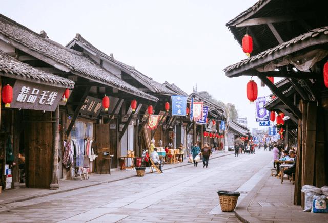 发疯失控亲手撕碎脸面,她竟被毁到了这种地步